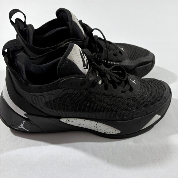 Athletic_Shoes